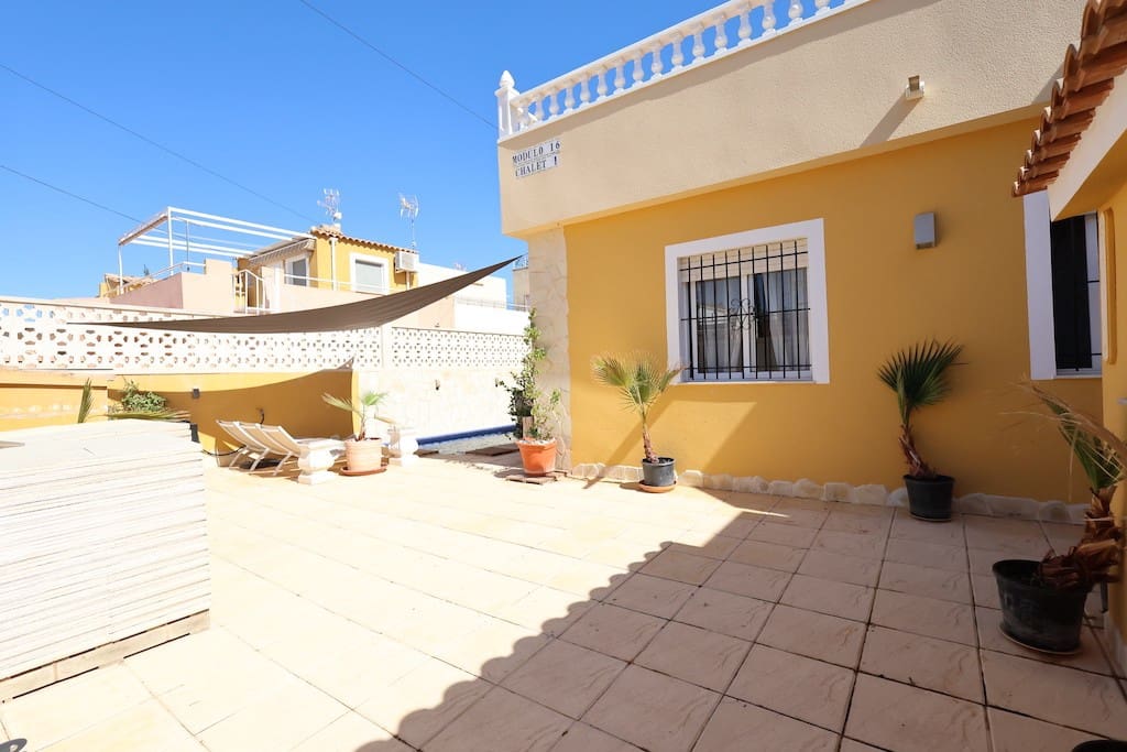 4 soveværelse Villa til salg i Cabo Roig med swimmingpool - € 299.900 (Ref: 9440405)
