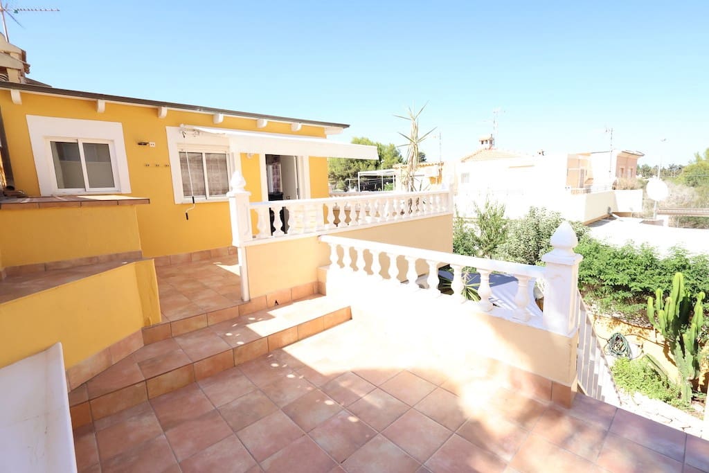 4 soveværelse Villa til salg i Cabo Roig med swimmingpool - € 299.900 (Ref: 9440405)