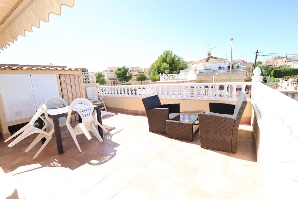 4 soveværelse Villa til salg i Cabo Roig med swimmingpool - € 299.900 (Ref: 9440405)