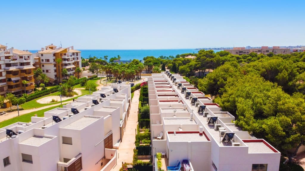 3 soveværelse Byhus til salg i Orihuela Costa med swimmingpool - € 394.900 (Ref: 9440418)