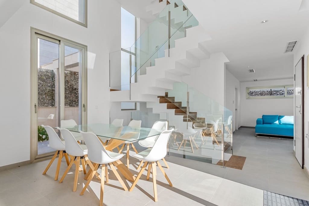 6 sovrum Villa till salu i Villamartin med pool - 895 000 € (Ref: 9440419)