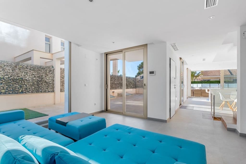 6 sovrum Villa till salu i Villamartin med pool - 895 000 € (Ref: 9440419)