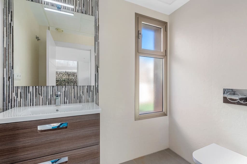 6 sovrum Villa till salu i Villamartin med pool - 895 000 € (Ref: 9440419)