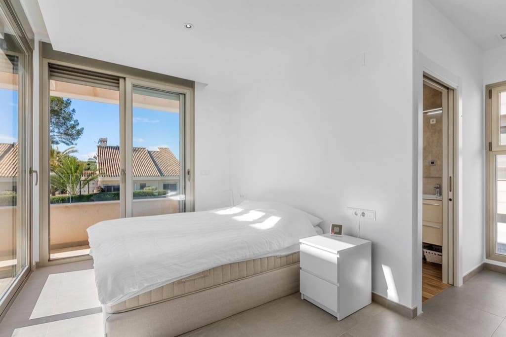 6 sovrum Villa till salu i Villamartin med pool - 895 000 € (Ref: 9440419)