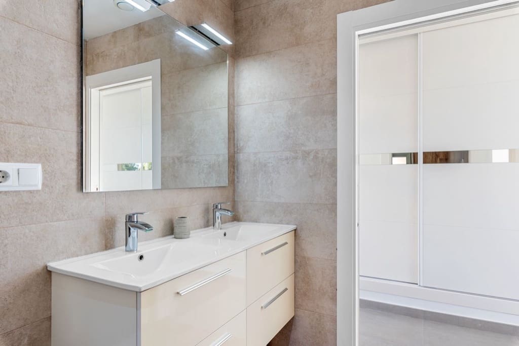 6 sovrum Villa till salu i Villamartin med pool - 895 000 € (Ref: 9440419)