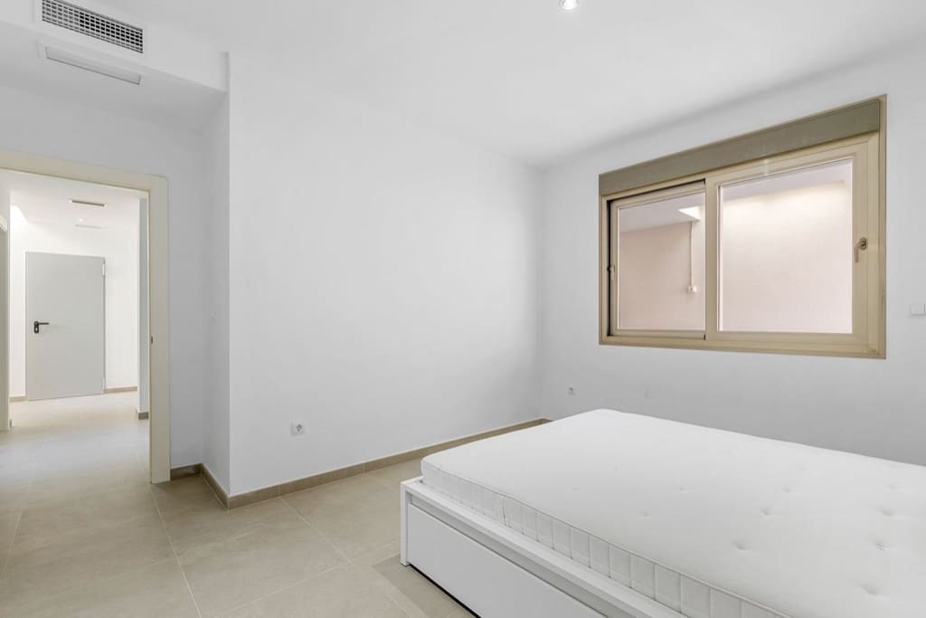 6 sovrum Villa till salu i Villamartin med pool - 895 000 € (Ref: 9440419)