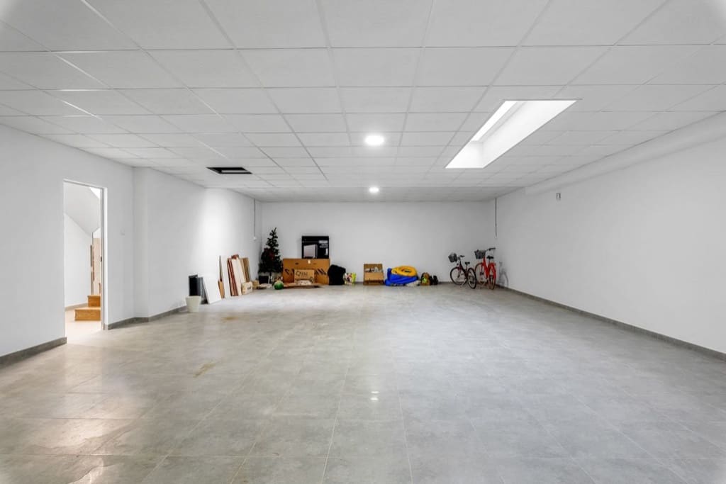 6 sovrum Villa till salu i Villamartin med pool - 895 000 € (Ref: 9440419)