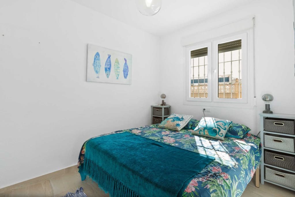 4 chambre Maison de Ville à vendre à Torrevieja avec piscine - 199 000 € (Ref: 9440422)