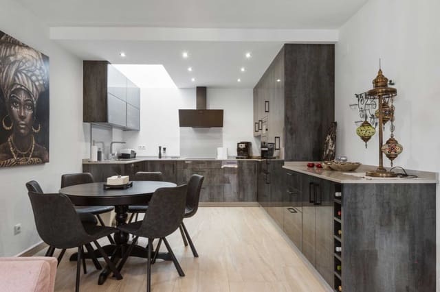 4 slaapkamer Huis te koop in Torrevieja met zwembad - € 199.000 (Ref: 9440422)