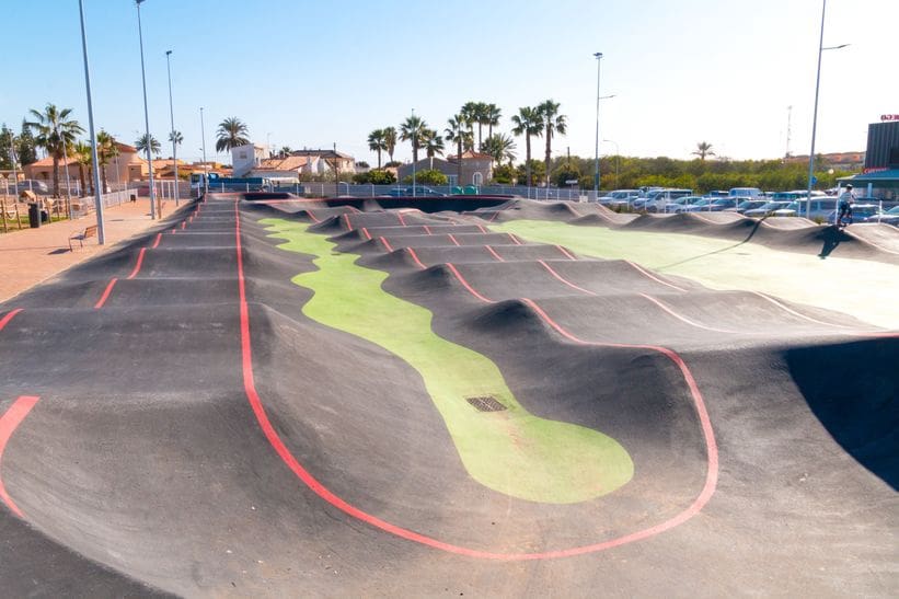 4 chambre Maison de Ville à vendre à Torrevieja avec piscine - 199 000 € (Ref: 9440422)