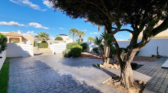 4 camera da letto Villa in vendita in Playa Flamenca, Orihuela con piscina - 940.000 € (Rif: 9440424)