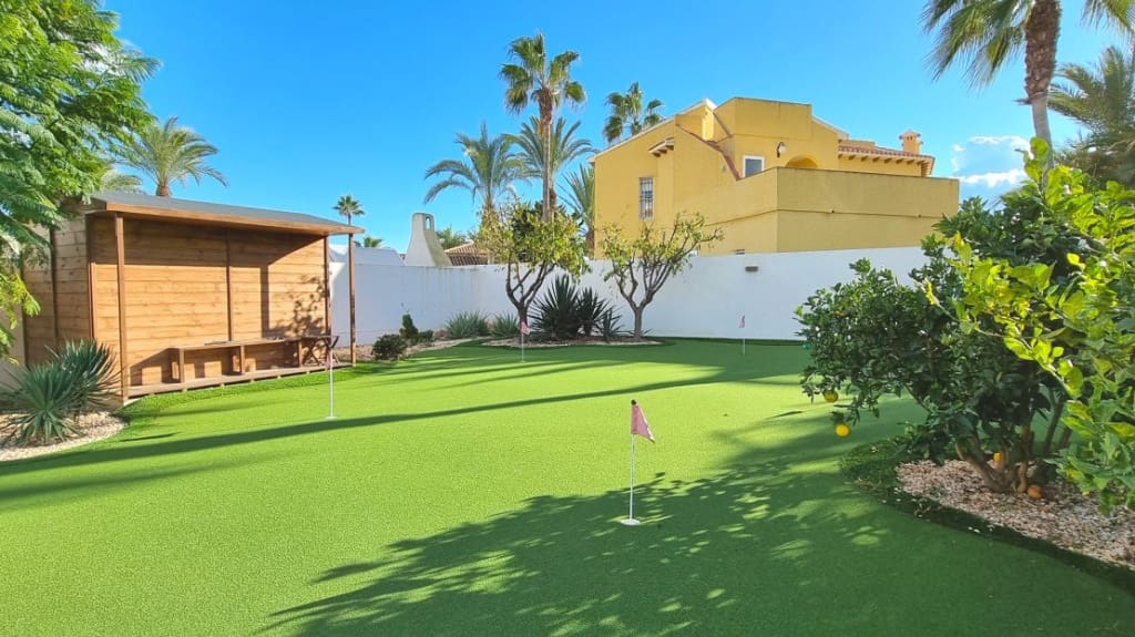 4 camera da letto Villa in vendita in Playa Flamenca con piscina - 940.000 € (Rif: 9440424)