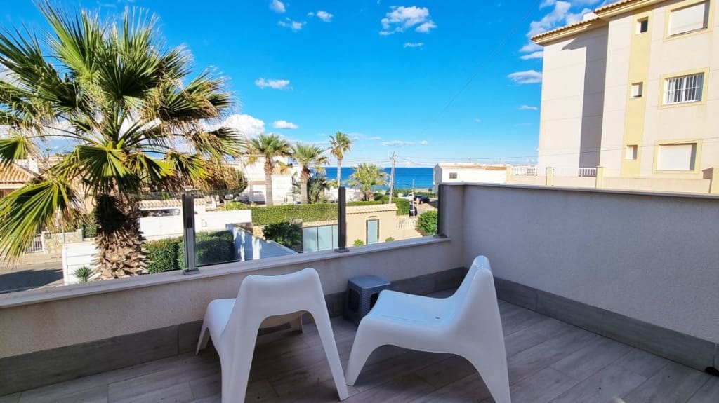 4 camera da letto Villa in vendita in Playa Flamenca con piscina - 940.000 € (Rif: 9440424)