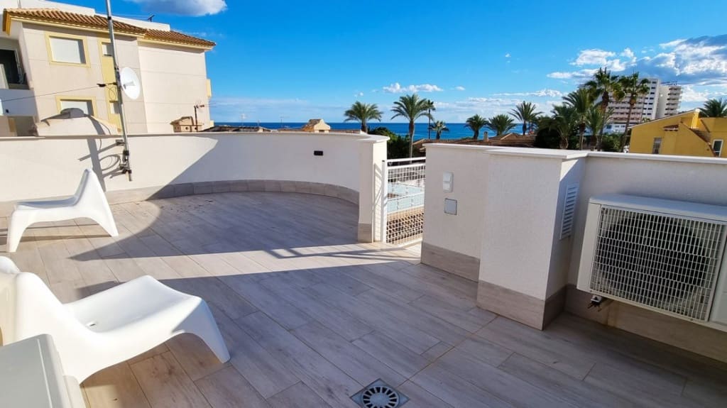 4 camera da letto Villa in vendita in Playa Flamenca con piscina - 940.000 € (Rif: 9440424)