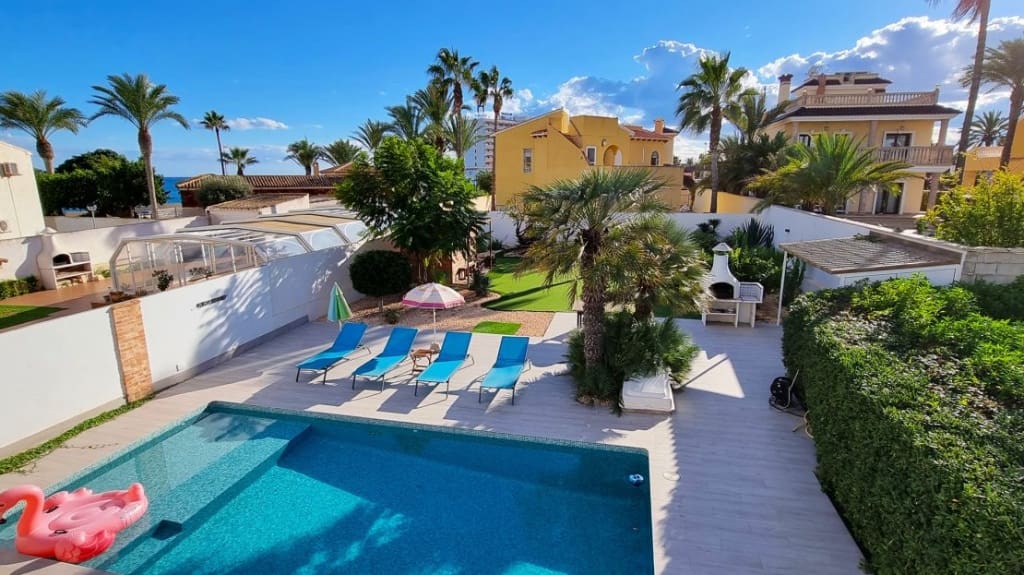 4 camera da letto Villa in vendita in Playa Flamenca con piscina - 940.000 € (Rif: 9440424)