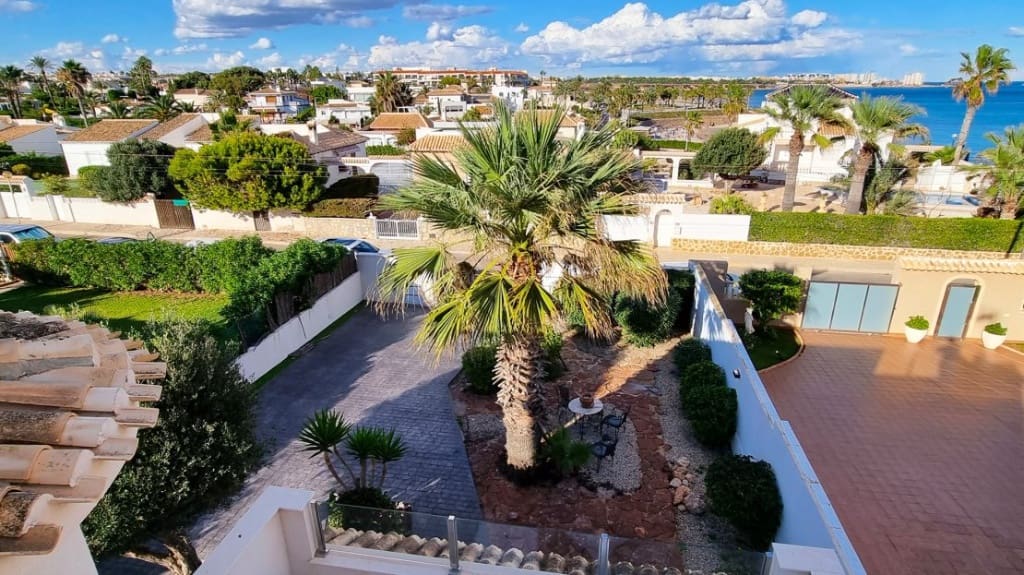 4 camera da letto Villa in vendita in Playa Flamenca con piscina - 940.000 € (Rif: 9440424)