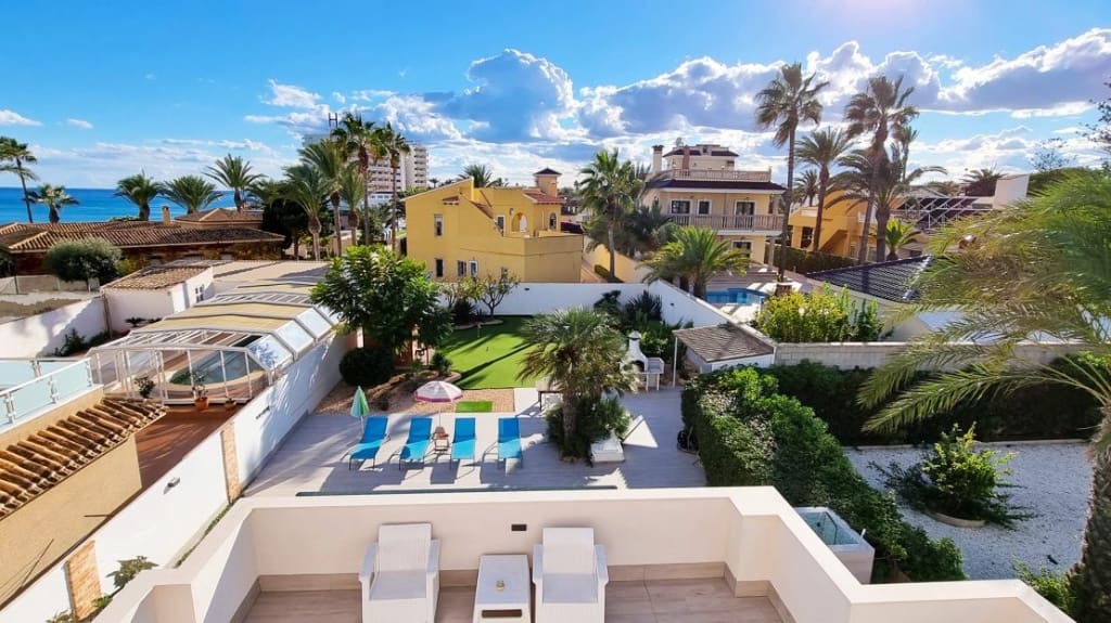 4 camera da letto Villa in vendita in Playa Flamenca con piscina - 940.000 € (Rif: 9440424)