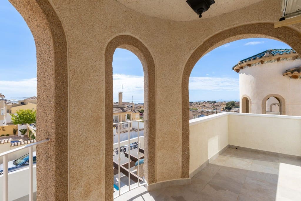 5 sypialnia Willa na sprzedaż w Villamartin z basenem - 299 900 € (Ref: 9440431)