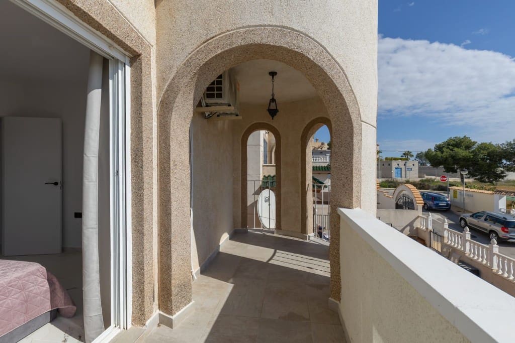 5 sypialnia Willa na sprzedaż w Villamartin z basenem - 299 900 € (Ref: 9440431)