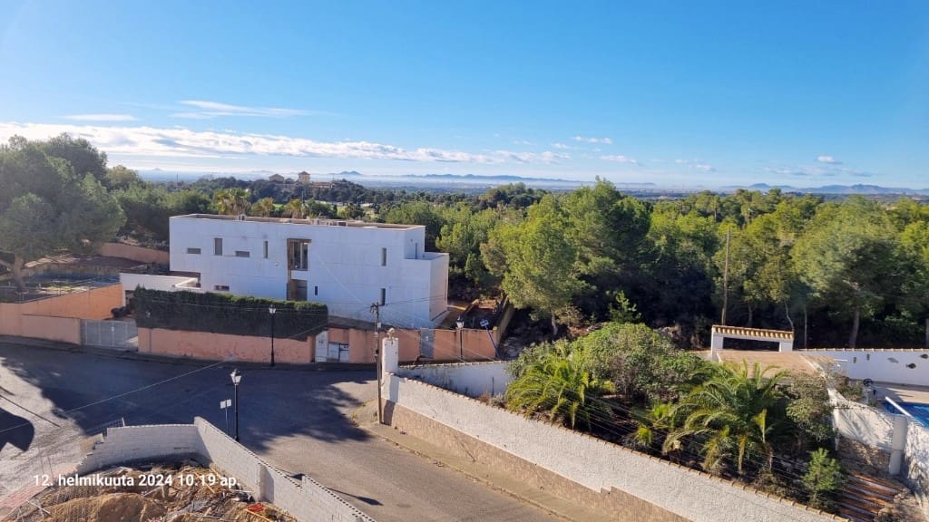2 soveværelse Lejlighed til salg i Villamartin med swimmingpool - € 295.000 (Ref: 9440440)