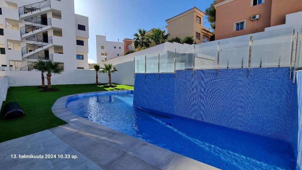 2 soveværelse Lejlighed til salg i Villamartin med swimmingpool - € 295.000 (Ref: 9440440)