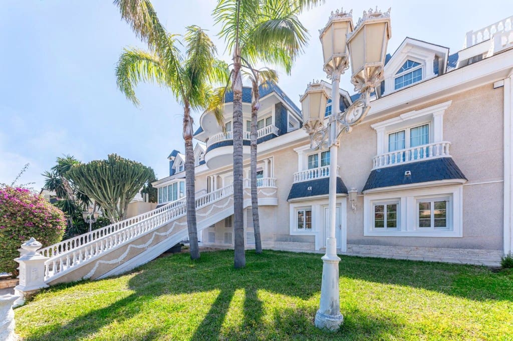 7 soverom Villa til salgs i Playa de San Juan med svømmebasseng - € 5 790 000 (Ref: 9440442)