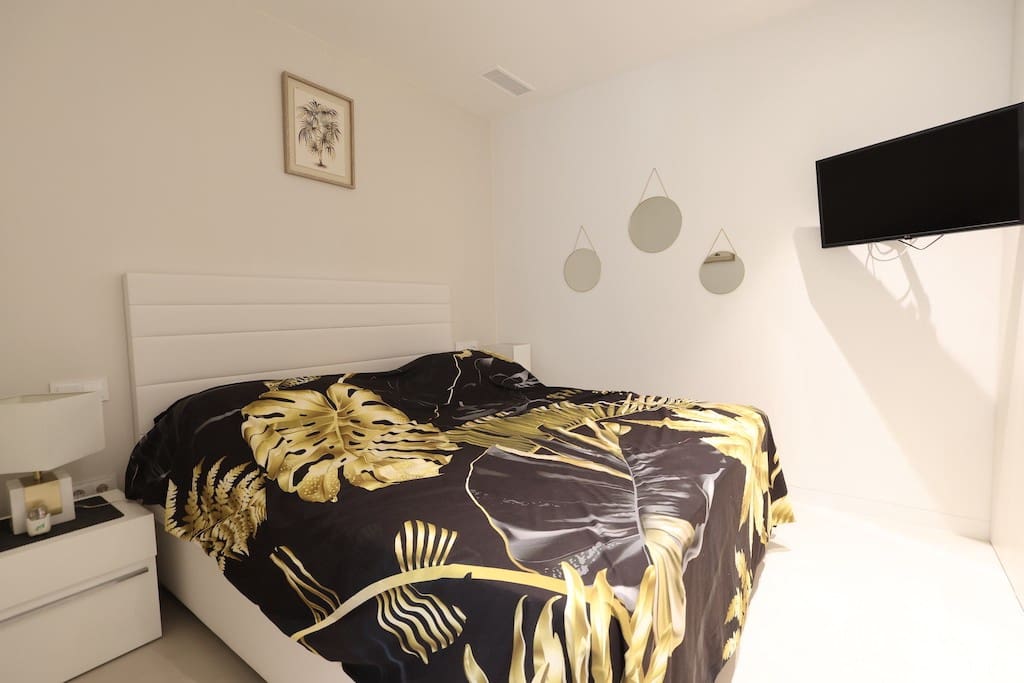 4 quarto Moradia para venda em Las Colinas Golf com piscina - 880 000 € (Ref: 9440445)