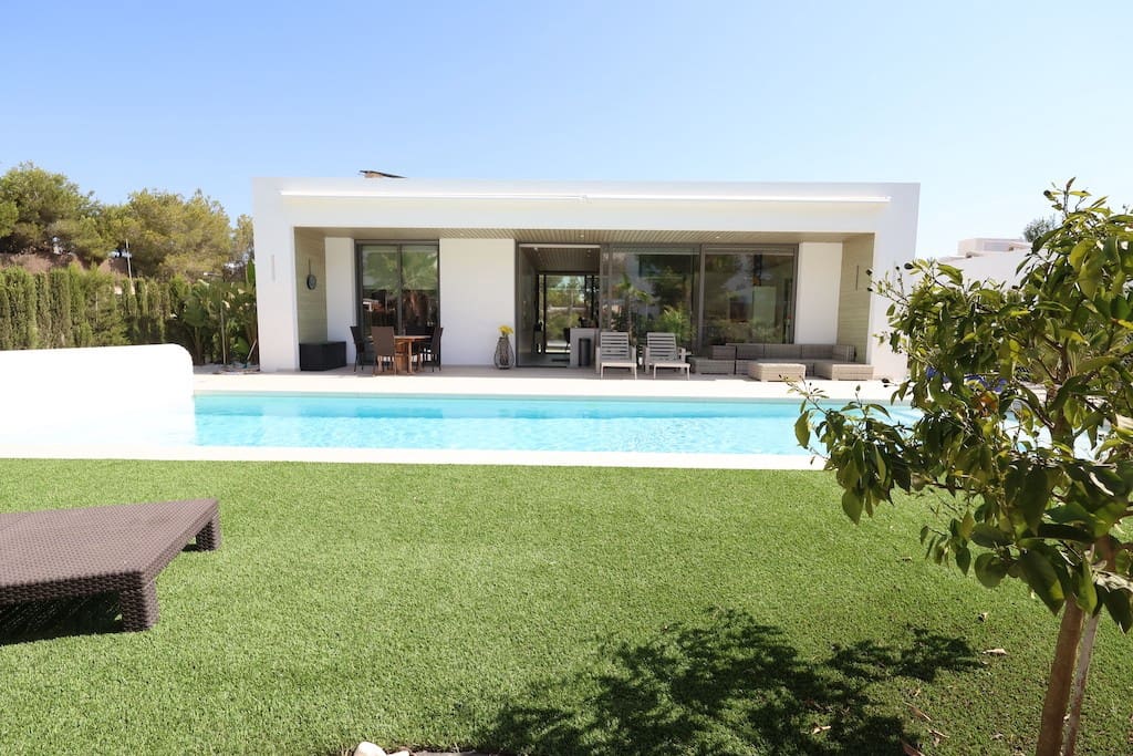 4 quarto Moradia para venda em Las Colinas Golf com piscina - 880 000 € (Ref: 9440445)