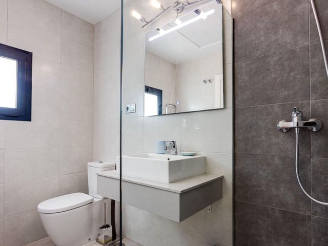 Apartamento de 2 habitaciones en Cañada del Molino, Torrevieja en venta con piscina - 230.000 € (Ref: 9440447)