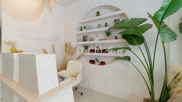 Erhverv til salg i Mercado, Alicante by - € 375.000 (Ref: 9440457)