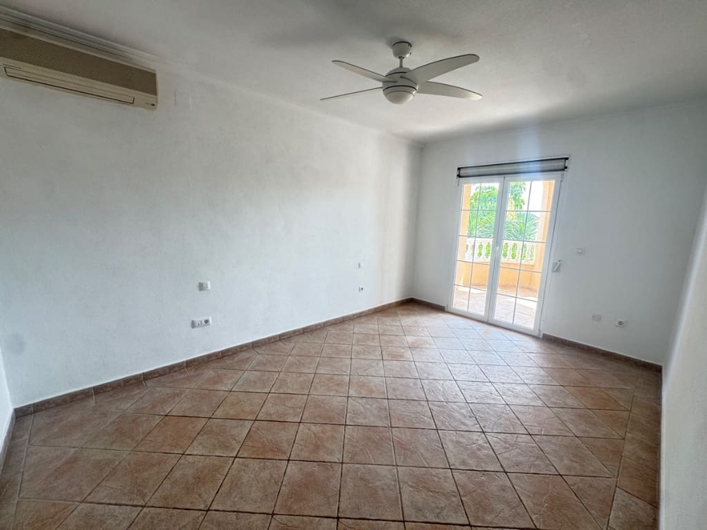 3 soverom Villa til salgs i San Miguel de Salinas med svømmebasseng - € 345 000 (Ref: 9440492)