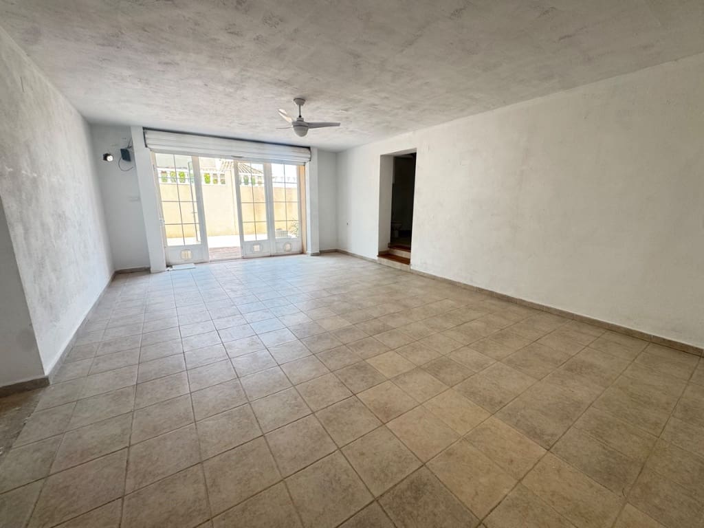 3 soverom Villa til salgs i San Miguel de Salinas med svømmebasseng - € 345 000 (Ref: 9440492)