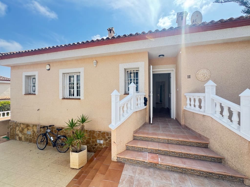 3 soverom Villa til salgs i San Miguel de Salinas med svømmebasseng - € 345 000 (Ref: 9440492)