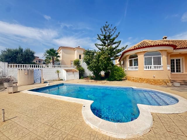 3 soveværelse Villa til salg i San Miguel de Salinas med swimmingpool - € 345.000 (Ref: 9440492)