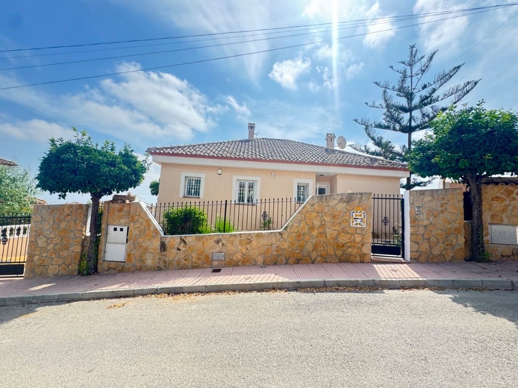 3 soverom Villa til salgs i San Miguel de Salinas med svømmebasseng - € 345 000 (Ref: 9440492)