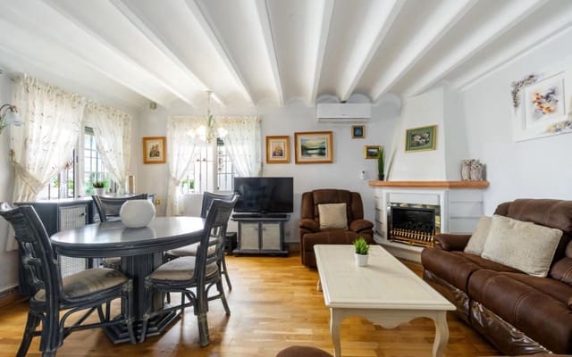 3 soveværelse Villa til salg i Playa Flamenca, Orihuela med swimmingpool - € 329.000 (Ref: 9440500)