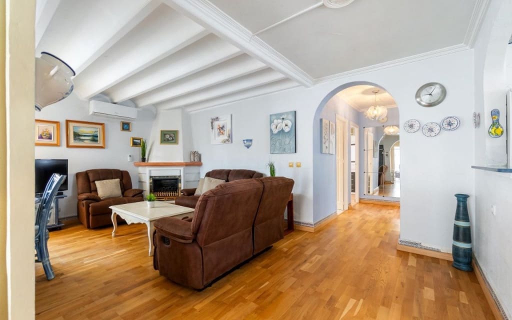 3 soveværelse Villa til salg i Playa Flamenca med swimmingpool - € 329.000 (Ref: 9440500)