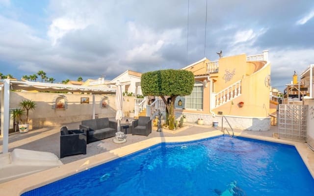 3 soveværelse Villa til salg i Playa Flamenca, Orihuela med swimmingpool - € 329.000 (Ref: 9440500)