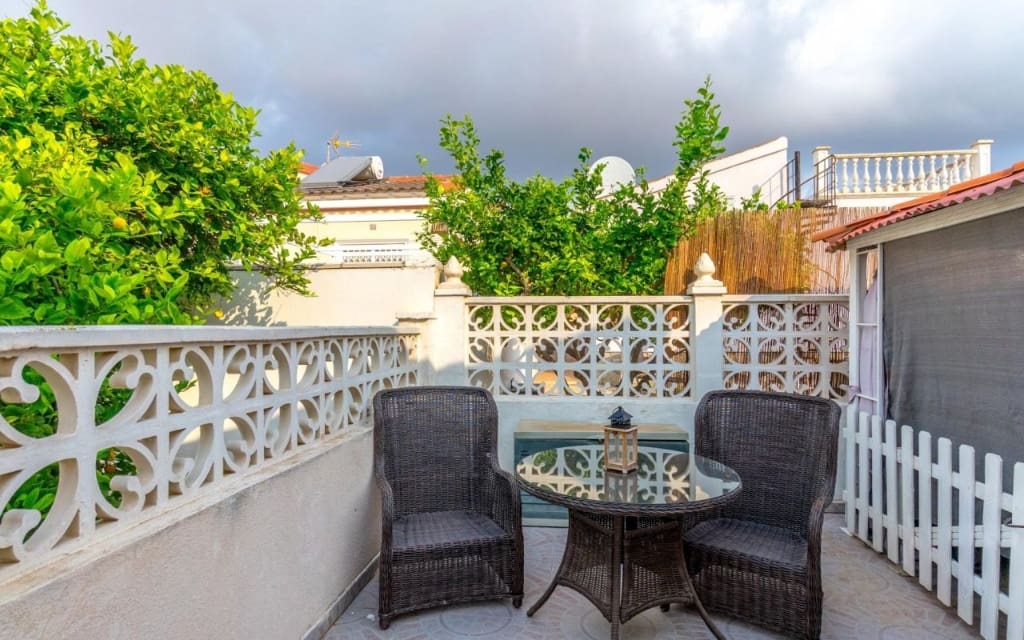 3 soveværelse Villa til salg i Playa Flamenca med swimmingpool - € 329.000 (Ref: 9440500)