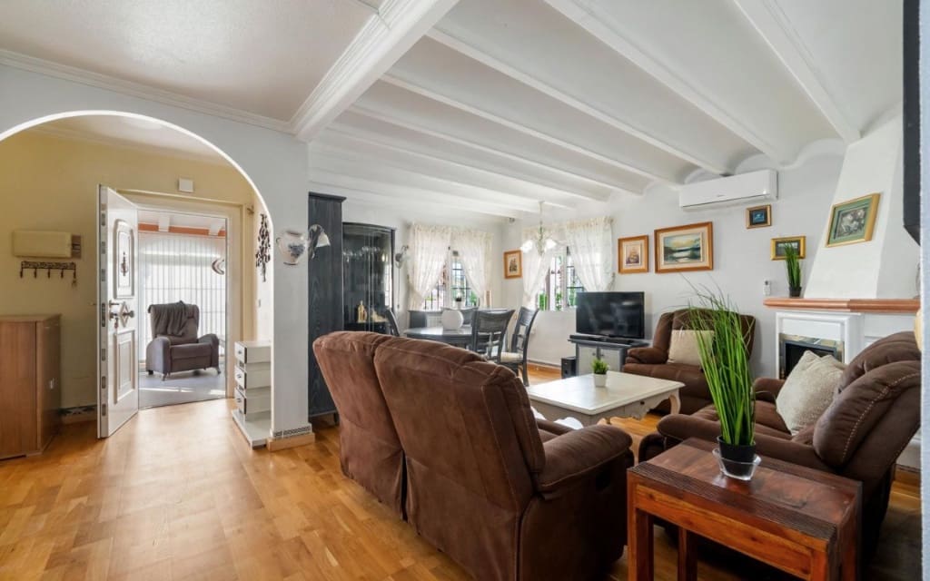 3 soveværelse Villa til salg i Playa Flamenca med swimmingpool - € 329.000 (Ref: 9440500)