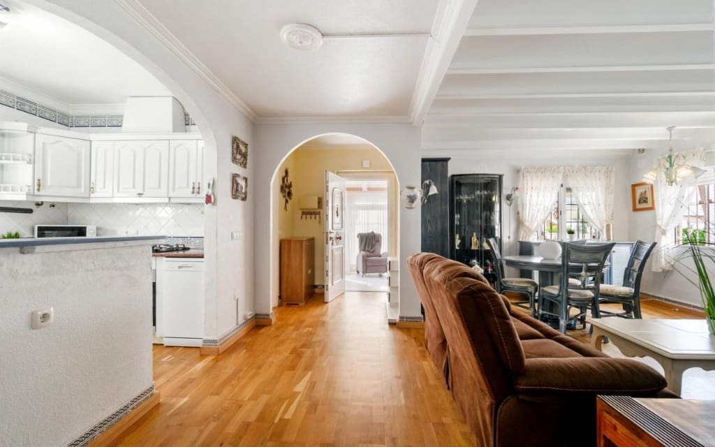 3 soveværelse Villa til salg i Playa Flamenca med swimmingpool - € 329.000 (Ref: 9440500)