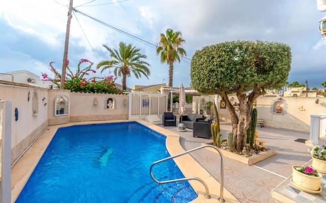 3 soveværelse Villa til salg i Playa Flamenca, Orihuela med swimmingpool - € 329.000 (Ref: 9440500)