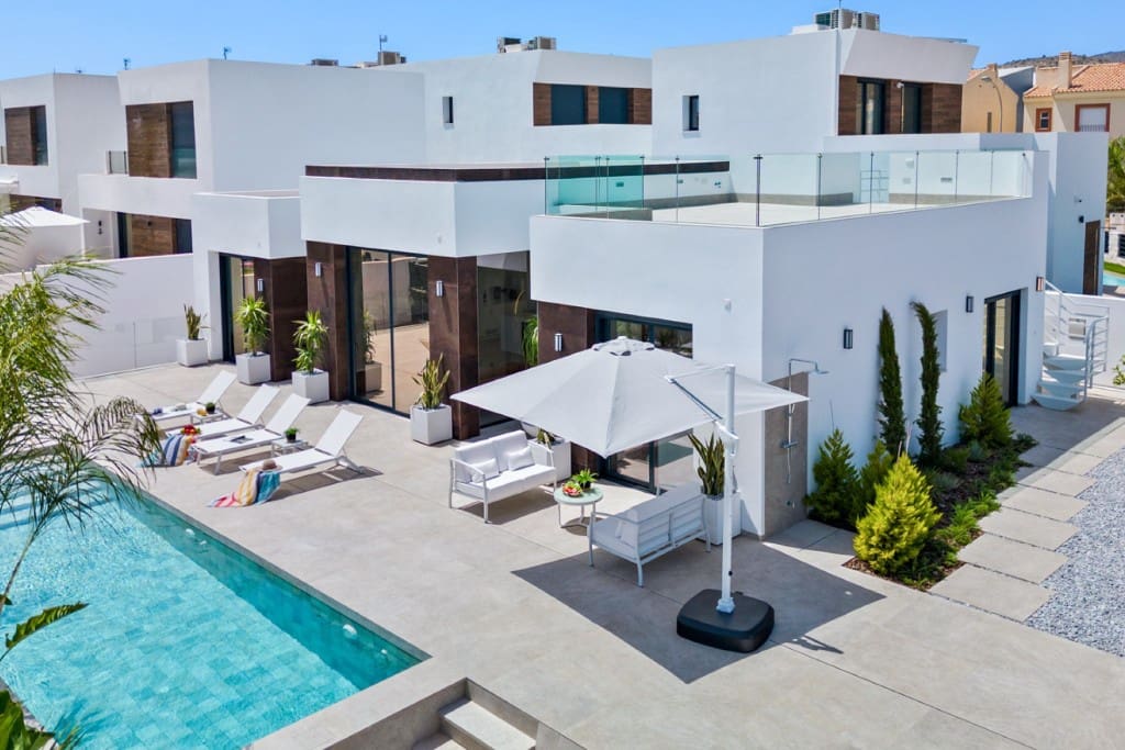 3 soveværelse Villa til salg i Alicante by med swimmingpool - € 1.390.000 (Ref: 9440517)