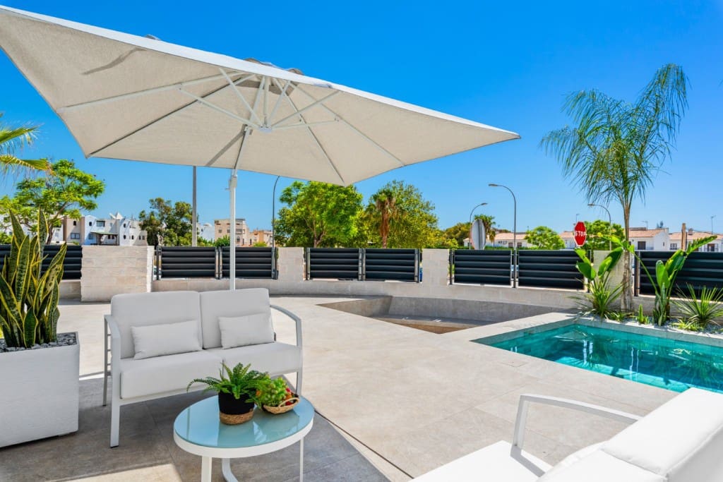 3 soveværelse Villa til salg i Alicante by med swimmingpool - € 1.390.000 (Ref: 9440517)