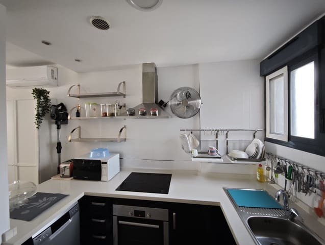 Apartamento de 2 habitaciones en La Zenia, Orihuela en venta con piscina - 299.000 € (Ref: 9440518)