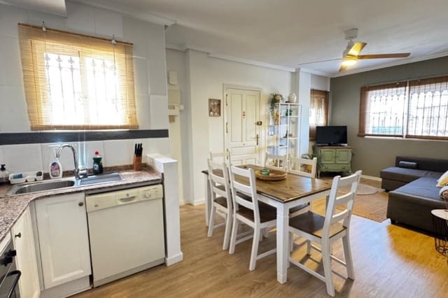 3 soverom Hus til salgs i Villamartin, Orihuela med svømmebasseng - € 249 000 (Ref: 9440528)