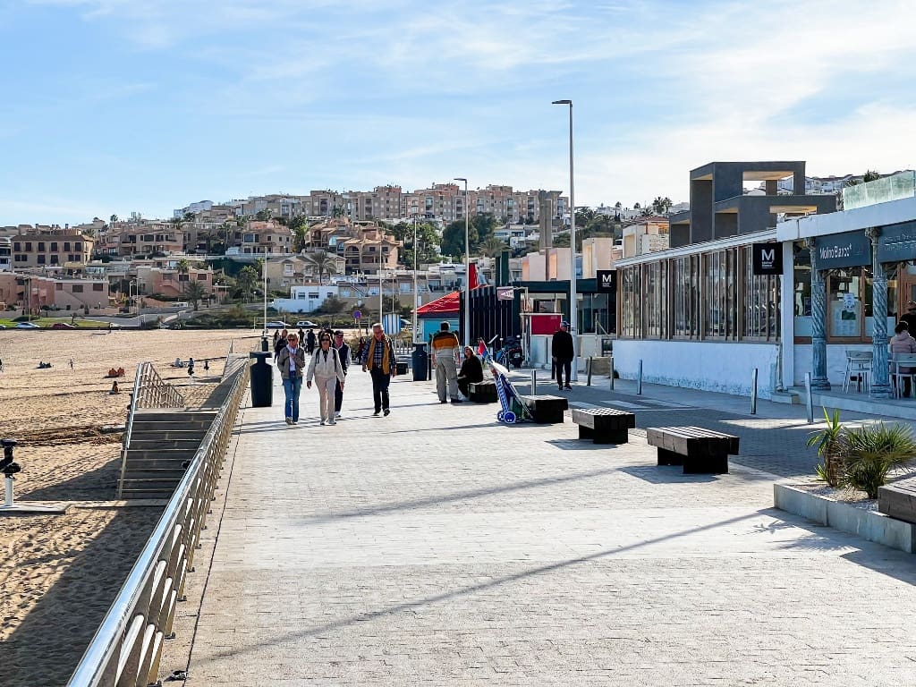 3 soveværelse Lejlighed til salg i Torrevieja med swimmingpool - € 215.000 (Ref: 9440529)