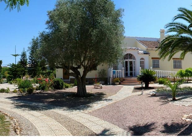 6 soveværelse Finca/Landehus til salg i Daya Vieja med swimmingpool - € 455.000 (Ref: 9440555)