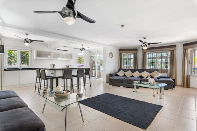 4 sovrum Finca/Hus på landet till salu i Catral med pool - 550 000 € (Ref: 9440560)