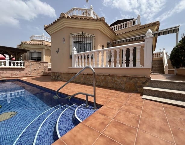 2 slaapkamer Villa te koop in Almoradí met zwembad - € 230.000 (Ref: 9440562)